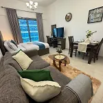 Chic Studio With Balcony A Mins Drive To Downtown